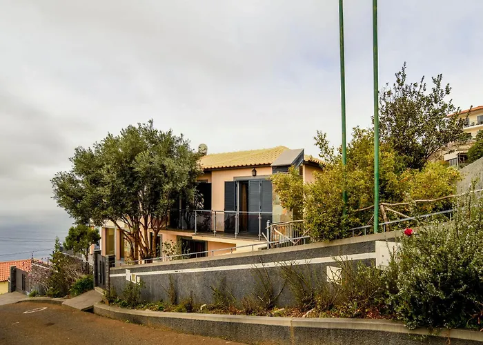 Bairos House - Coastal Escape