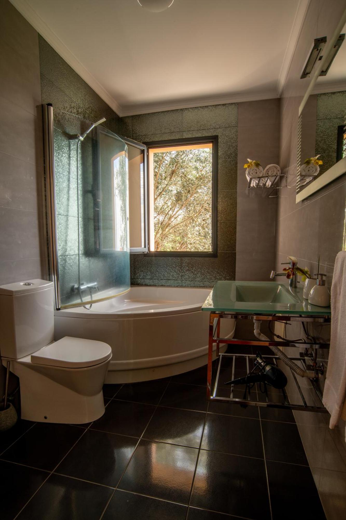 Bairos House - Coastal Escape Holiday home *