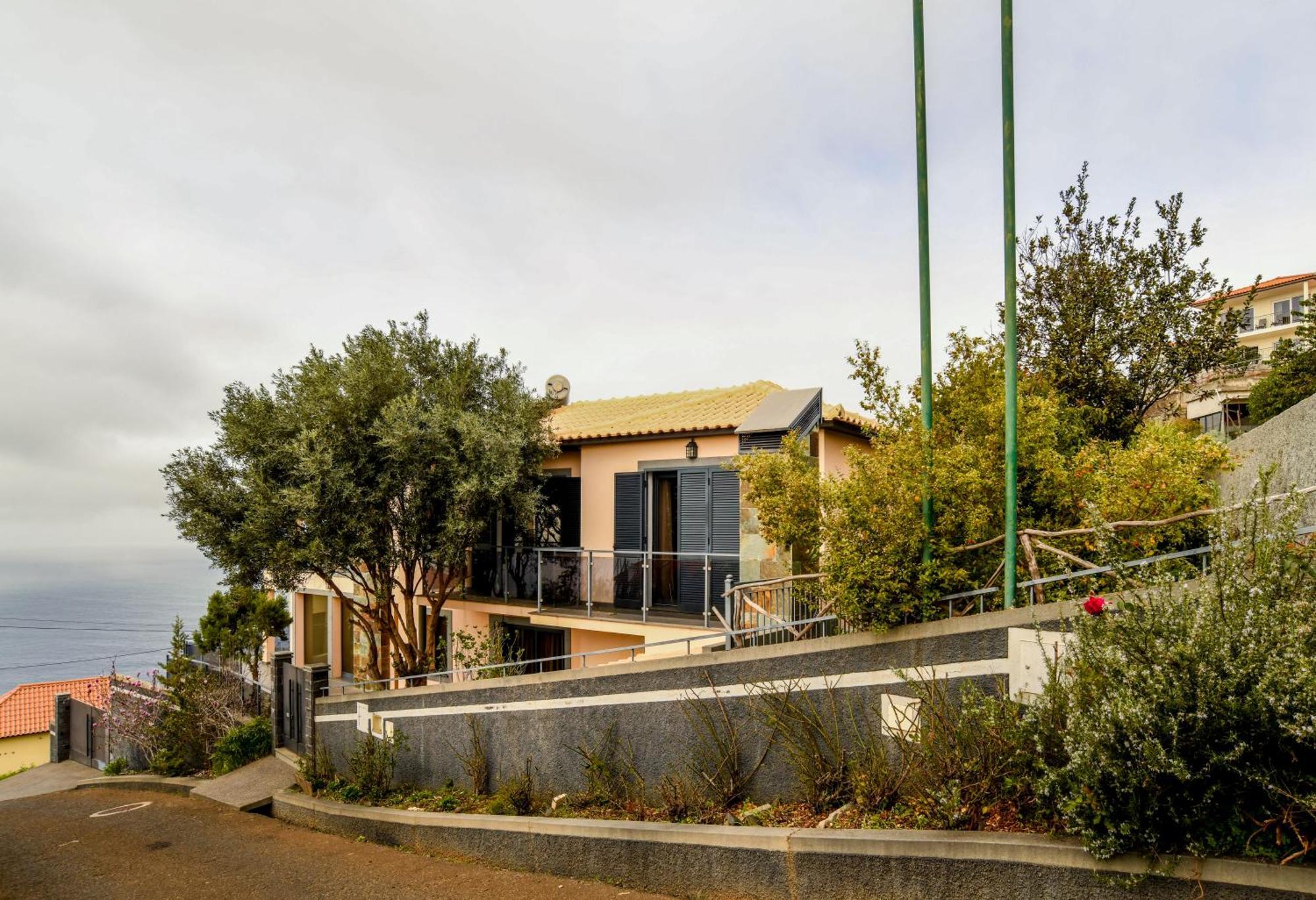 Bairos House - Coastal Escape * Ribeira Brava